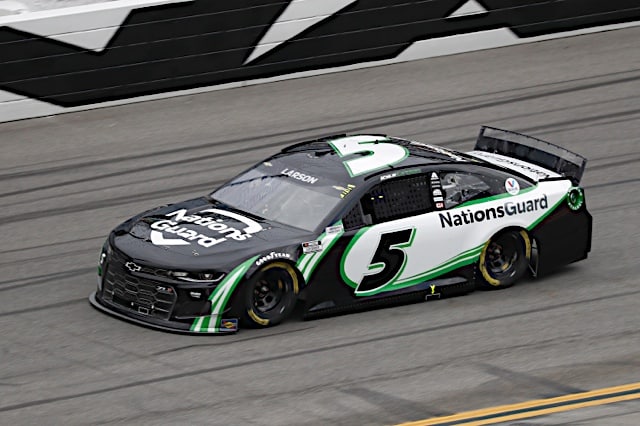 Larson scores top-10 finish in Cup Series return | Kickin' the Tires