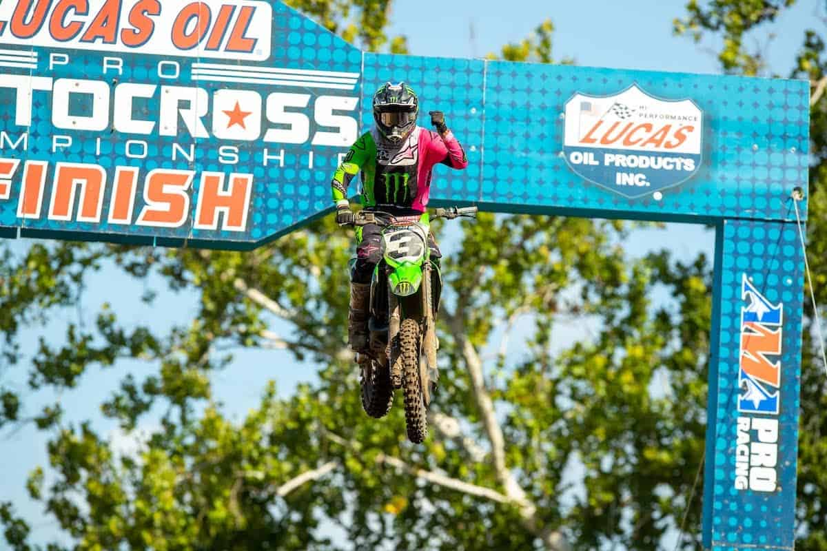 Eli Tomac rides to his first victory of the 2021 Lucas Oil Pro Motocross season at Ironman Raceway. Photo by Align Media.
