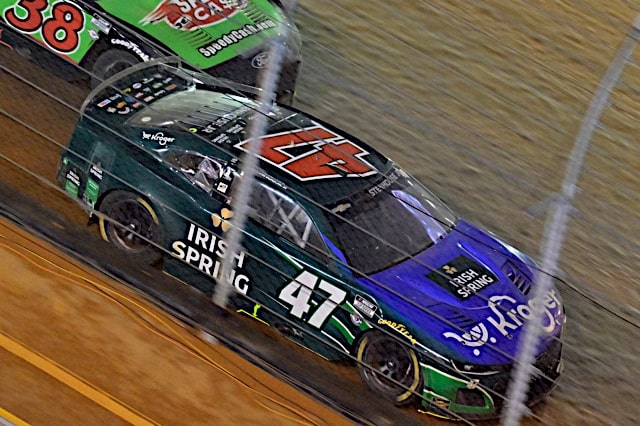 Ricky Stenhouse Jr. utilized his dirt racing experience to score a top-five finish in the Food City Dirt Race at Bristol Motor Speedway.