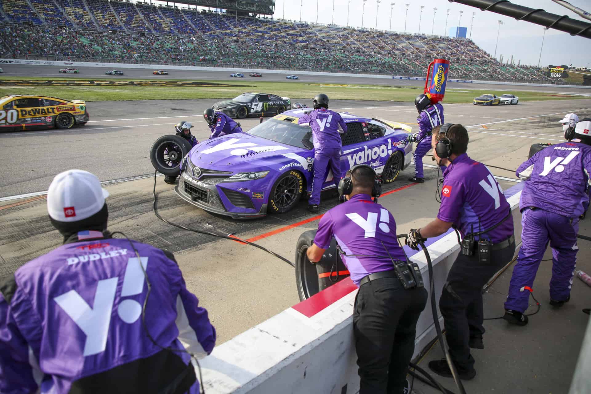 Denny Hamlin pit Kansas 2023