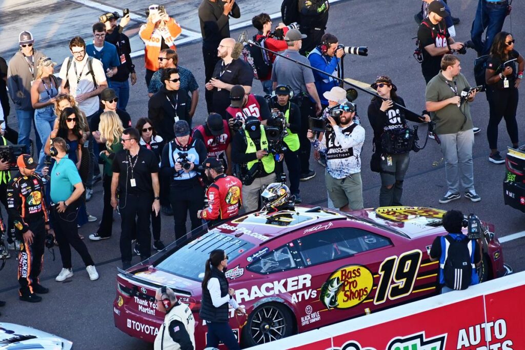 Truex post phx pit road jj copy