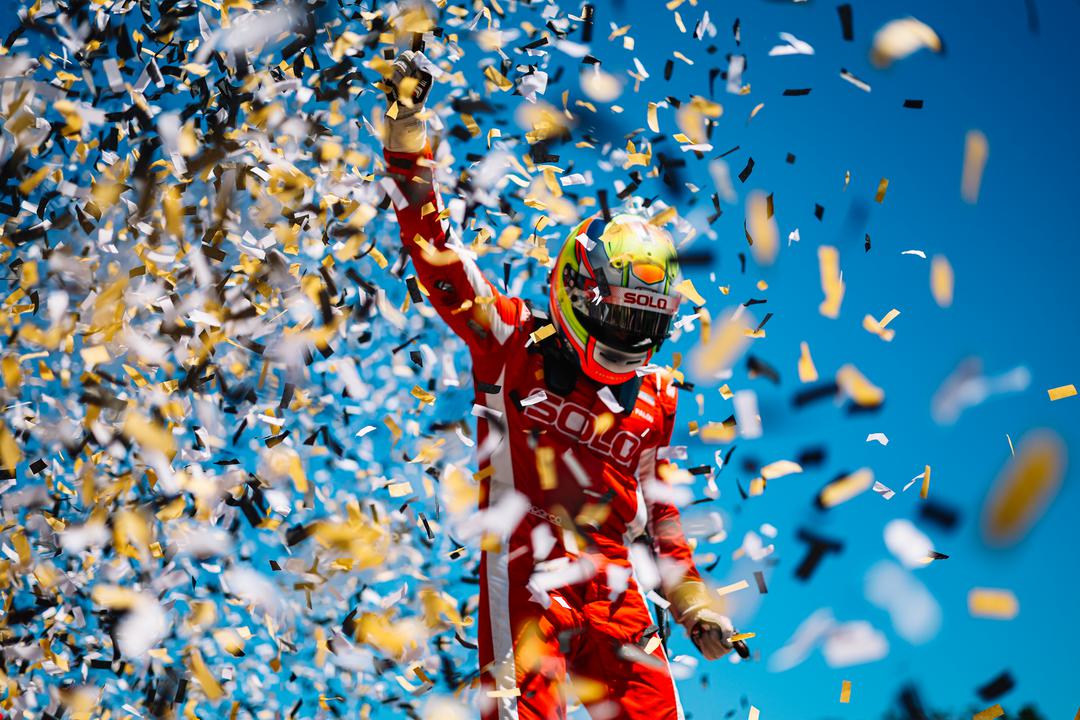 Alex Palou wins at Road America for sixth win of 2025.